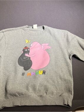 Women’s Gray Crewneck Sweatshirt with Pink Graphic